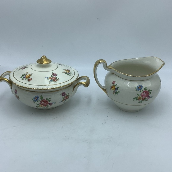 Vintage Johnson Bros England Old English Floral  Covered Sugar and Creamer - Picture 4 of 9